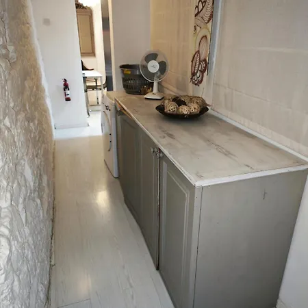 - Living The Like A Local * La Valletta