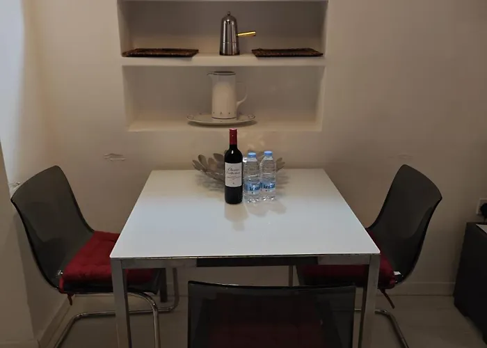 Apartament - Living The Like A Local *