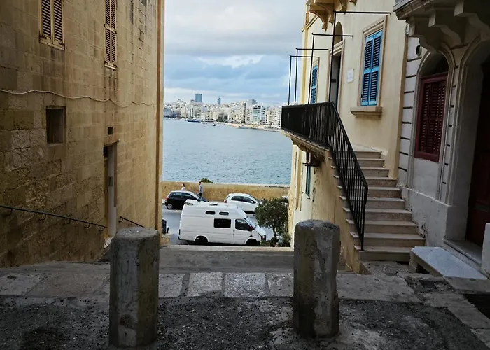 Apartman - Living The Like A Local